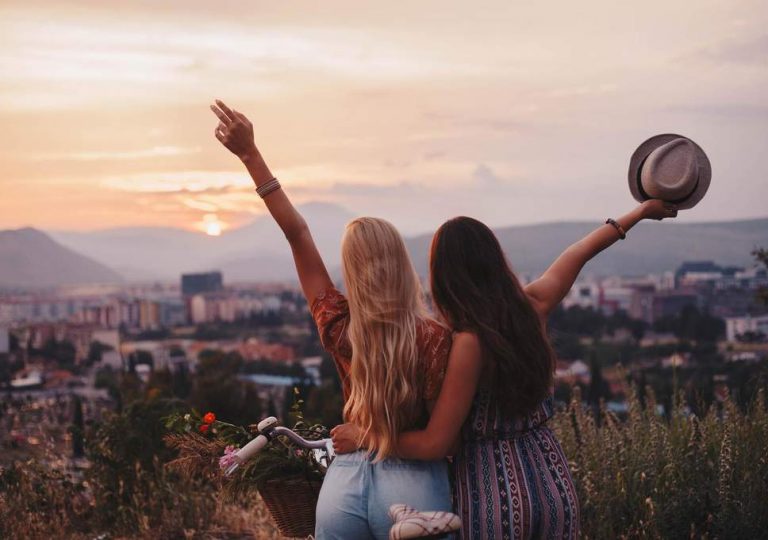 Independent Friend BFF Love: 5 Reasons she is your best friend | Let's Expresso